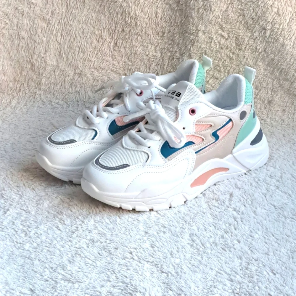 Shein NWT white colorful lace up platform sneakers athletic shoes. Size 40. (8).